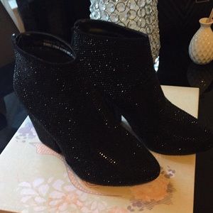 Journey’s cute heels